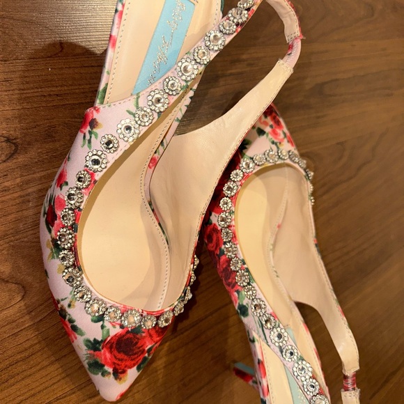 Floral Betsey Johnson Slingback Heels - Picture 4 of 5